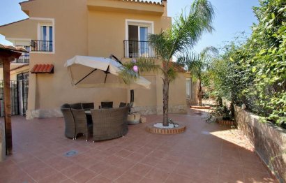 Resale - House - Detached Villa - Mijas