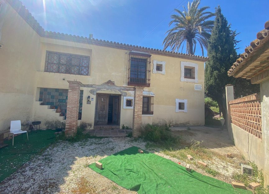 Resale - House - Detached Villa - Marbella - Nueva Andalucia