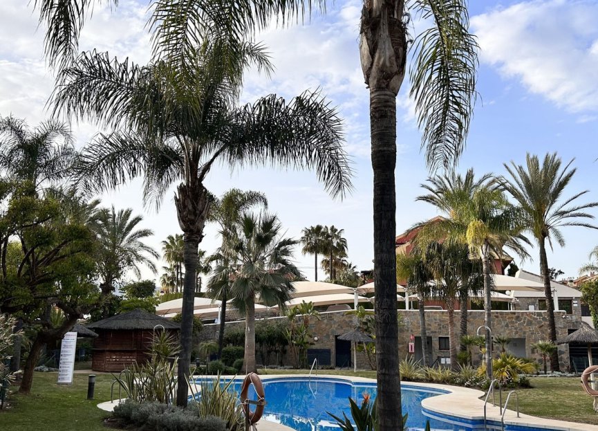 Resale - House - Semi-Detached House - Estepona - Cancelada