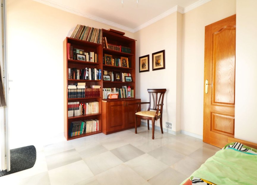 Resale - House - Semi-Detached House - Estepona - Bel Air