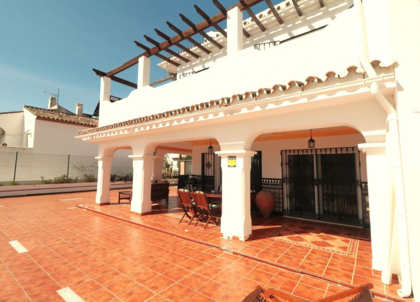 Resale - House - Semi-Detached House - Estepona - Bel Air