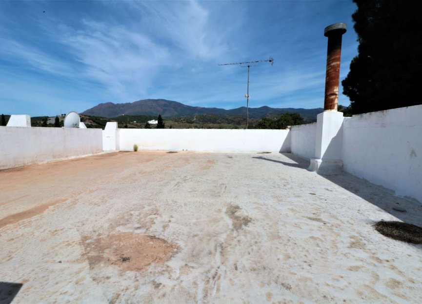 Resale - House - Finca - Cortijo - Estepona - El Padron