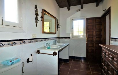 Resale - House - Finca - Cortijo - Estepona - El Padron