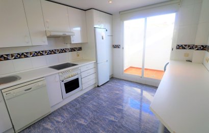 Resale - House - Townhouse - Estepona - Estepona Centro