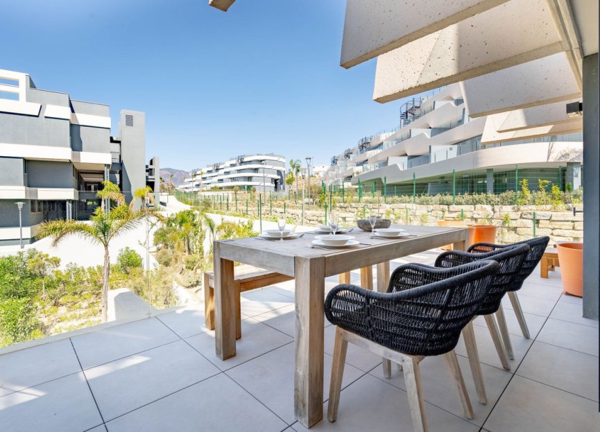 Resale - Apartment - Middle Floor Apartment - Estepona - Selwo