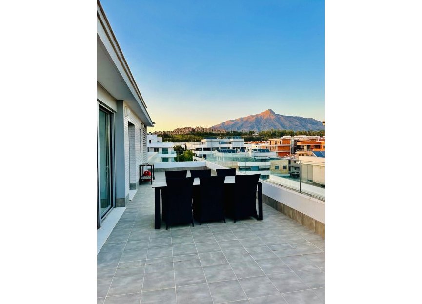 Resale - Apartment - Penthouse - Marbella - Nueva Andalucia