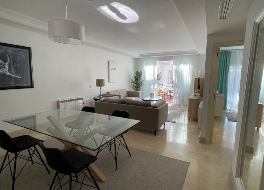 Resale - Apartment - Middle Floor Apartment - Marbella - Puerto Banús