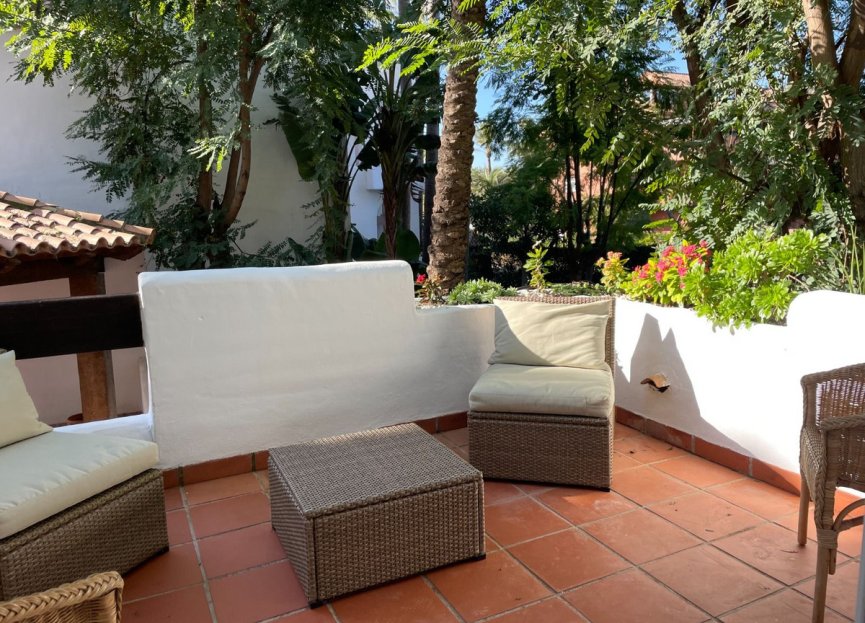 Resale - Apartment - Middle Floor Apartment - Marbella - Puerto Banús