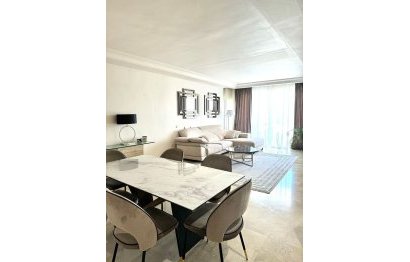 Resale - Apartment - Middle Floor Apartment - Marbella - Puerto Banús