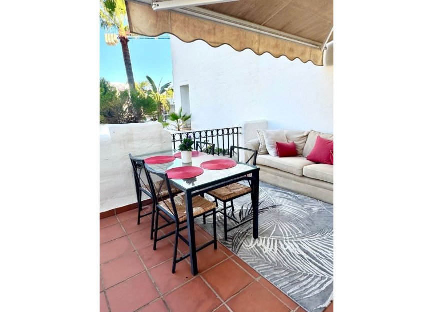 Resale - Apartment - Middle Floor Apartment - Marbella - Puerto Banús