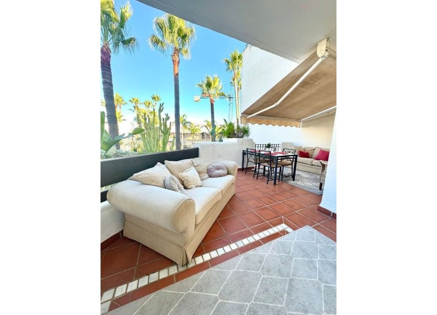 Resale - Apartment - Middle Floor Apartment - Marbella - Puerto Banús