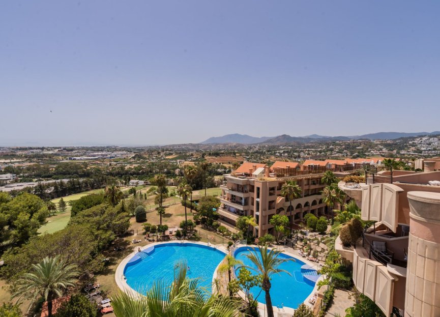 Resale - Apartment - Middle Floor Apartment - Marbella - Nueva Andalucia