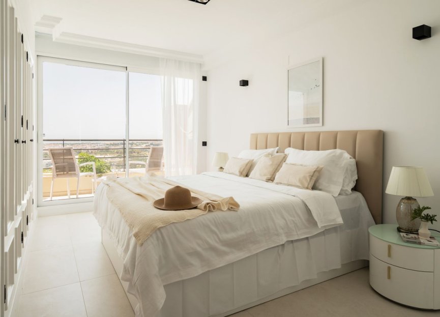 Resale - Apartment - Middle Floor Apartment - Marbella - Nueva Andalucia