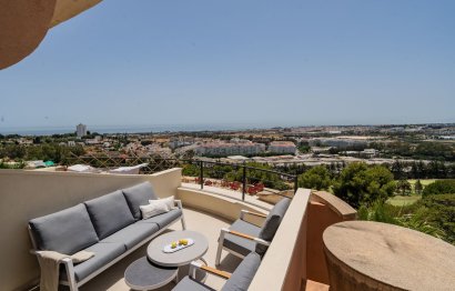 Resale - Apartment - Middle Floor Apartment - Marbella - Nueva Andalucia