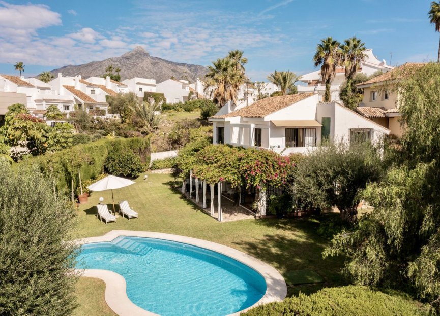 Resale - House - Detached Villa - Marbella - Nueva Andalucia