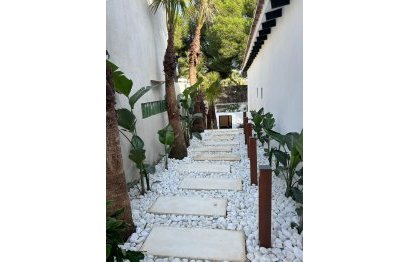 Resale - House - Detached Villa - Marbella - Nueva Andalucia