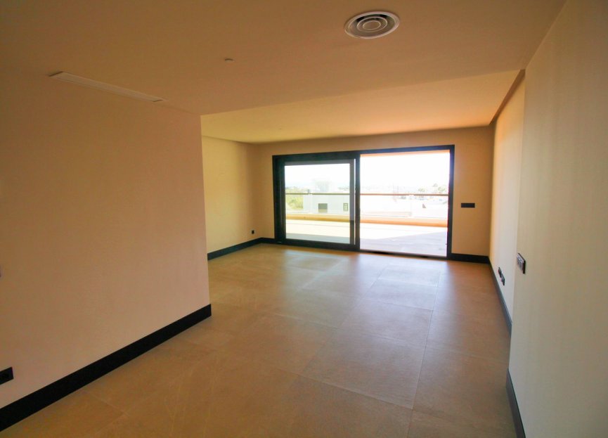 Resale - Apartment - Ground Floor Apartment - Marbella - Nueva Andalucia