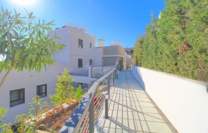 Resale - Apartment - Ground Floor Apartment - Marbella - Nueva Andalucia