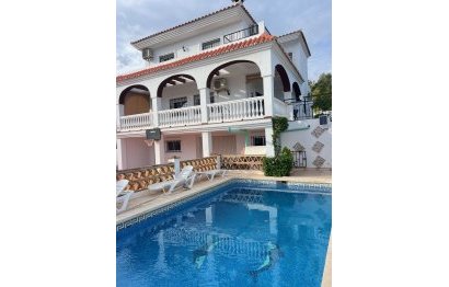 Resale - House - Detached Villa - Benalmádena - Benalmadena Costa