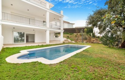 Resale - House - Semi-Detached House - Marbella - La Mairena