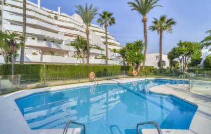 Resale - Apartment - Middle Floor Apartment - Marbella - Nueva Andalucia