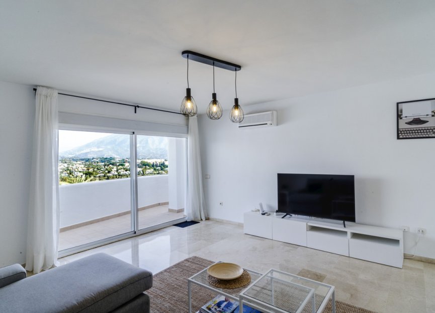 Resale - Apartment - Middle Floor Apartment - Marbella - Nueva Andalucia