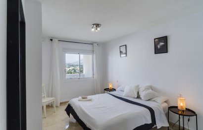 Resale - Apartment - Middle Floor Apartment - Marbella - Nueva Andalucia