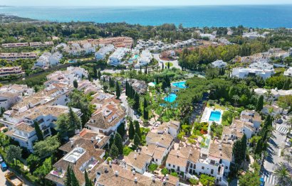 Resale - Apartment - Ground Floor Apartment - Marbella - The Golden Mile