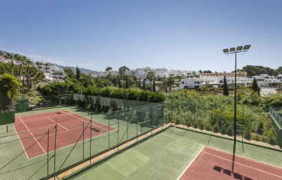 Resale - Apartment - Ground Floor Apartment - Marbella - The Golden Mile