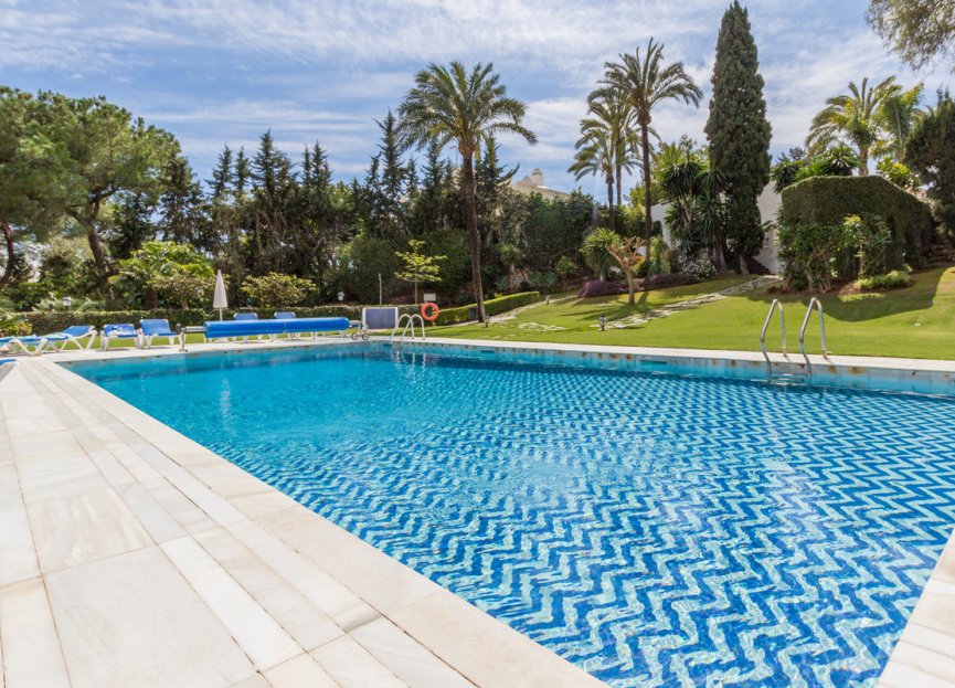 Resale - Apartment - Ground Floor Apartment - Marbella - The Golden Mile