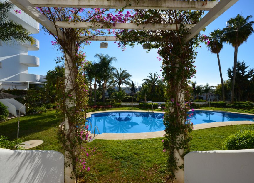 Resale - Apartment - Ground Floor Apartment - Marbella - The Golden Mile