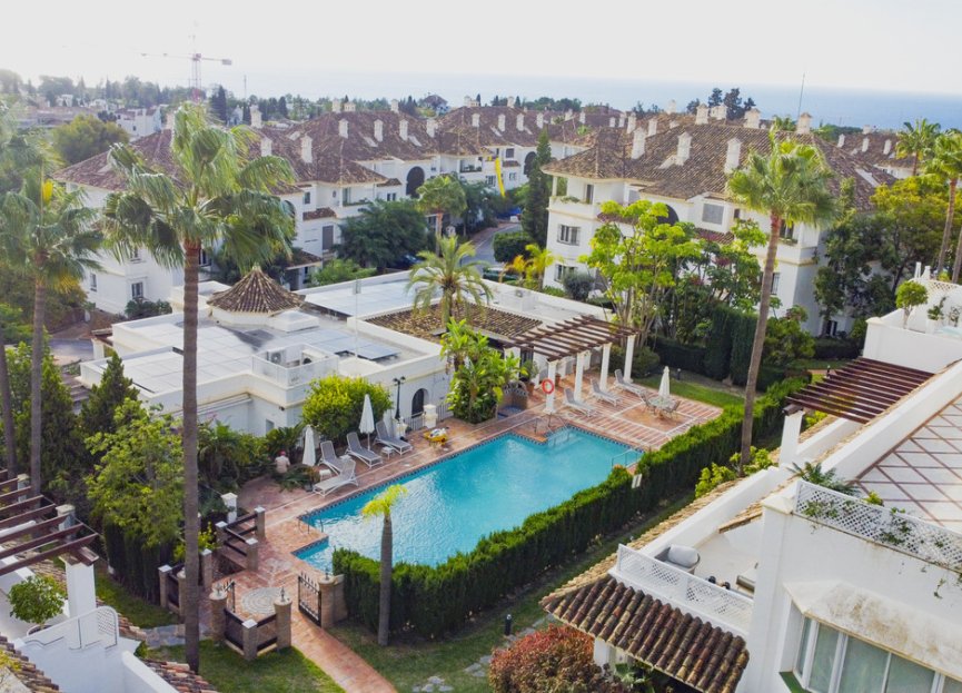 Resale - Apartment - Ground Floor Apartment - Marbella - The Golden Mile