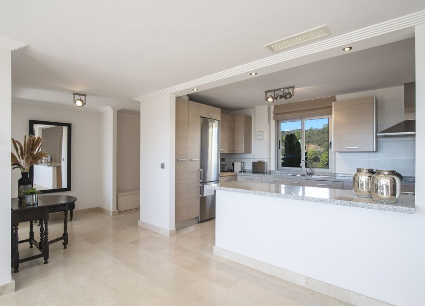 Resale - Apartment - Penthouse - Estepona - Estepona Centro