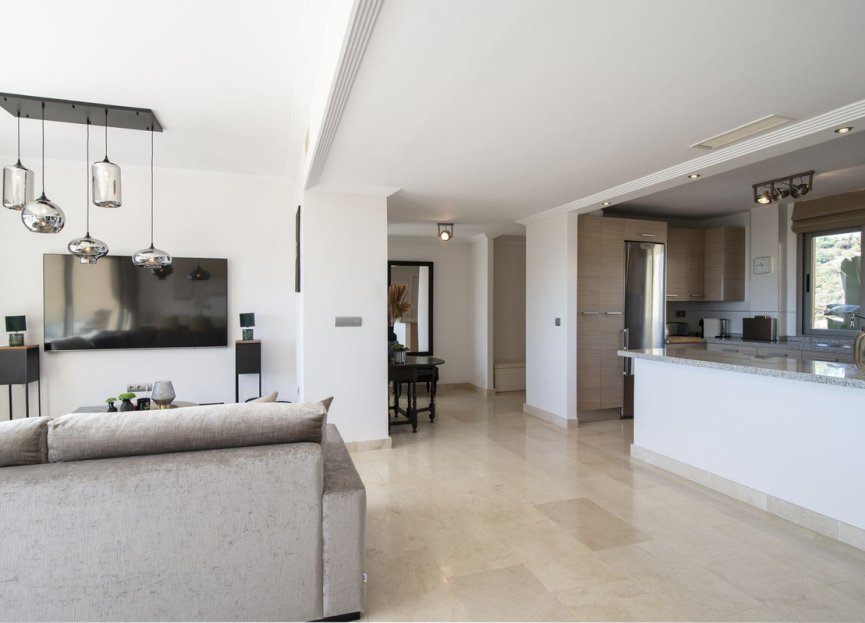 Resale - Apartment - Penthouse - Estepona - Estepona Centro