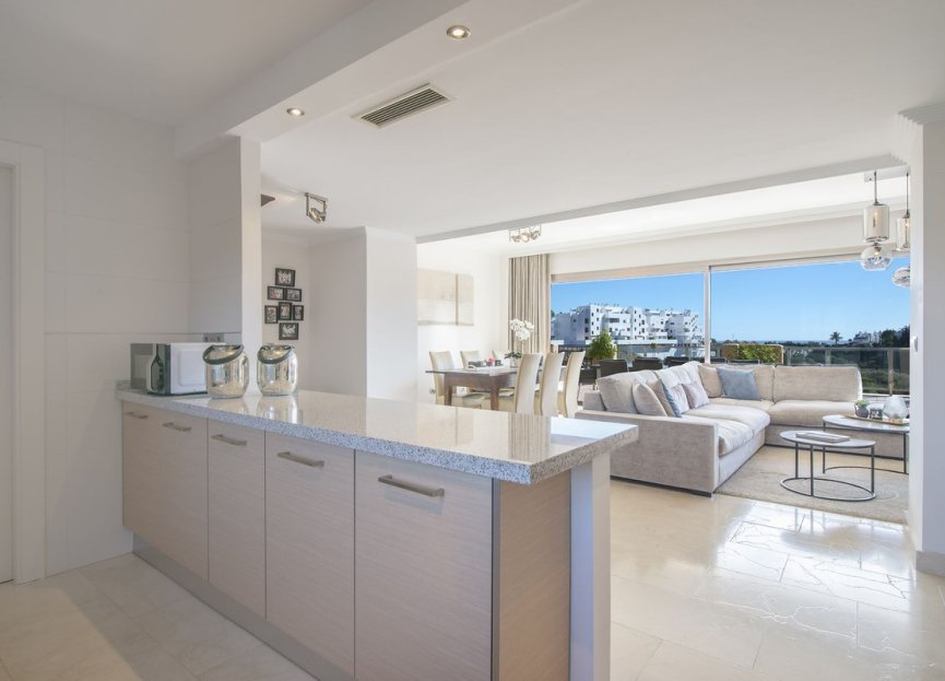 Resale - Apartment - Penthouse - Estepona - Estepona Centro