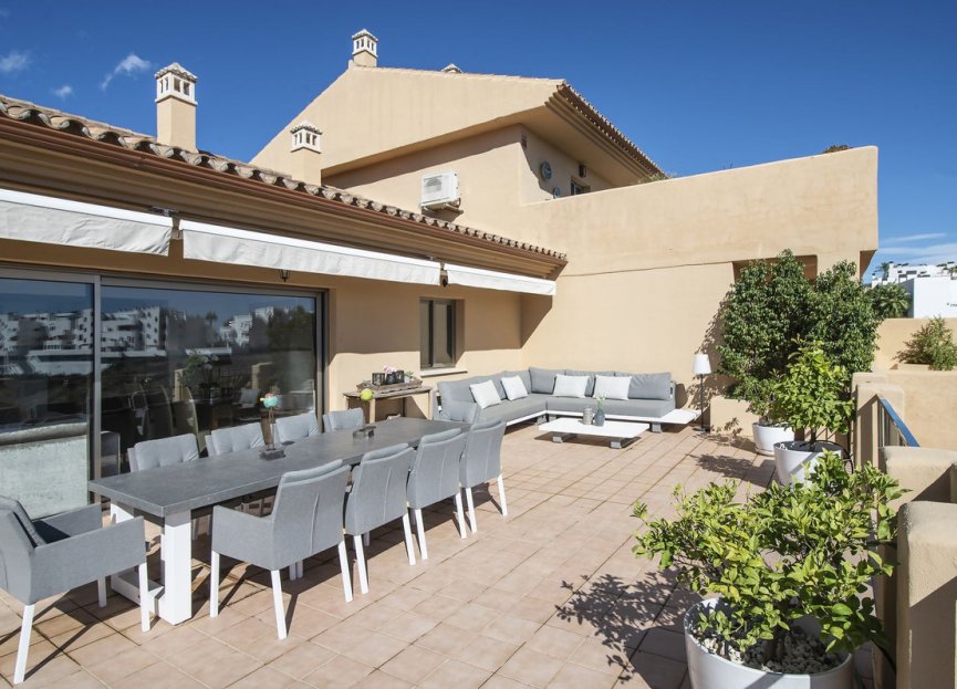 Resale - Apartment - Penthouse - Estepona - Estepona Centro