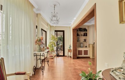 Resale - House - Detached Villa - Marbella - Marbella Centro