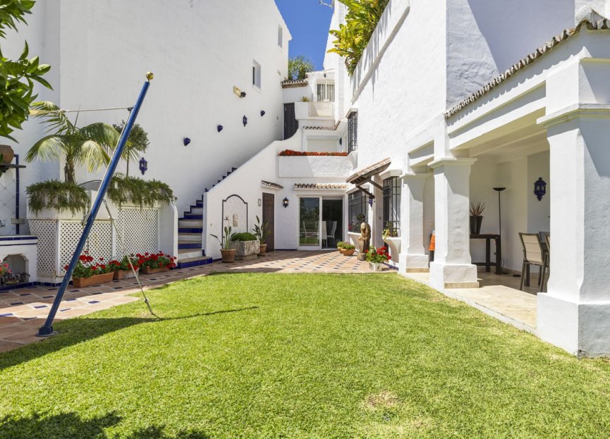 Resale - House - Townhouse - Marbella - Nueva Andalucia