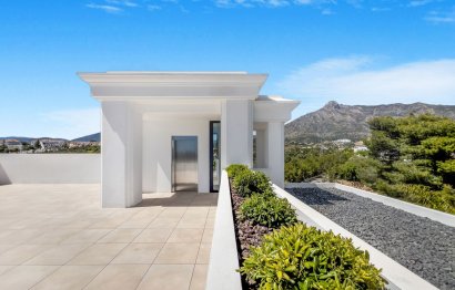 Resale - House - Detached Villa - Marbella - The Golden Mile