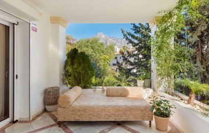 Resale - Apartment - Ground Floor Apartment - Marbella - The Golden Mile