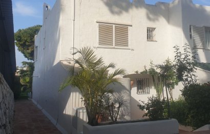 Resale - House - Semi-Detached House - Marbella - Nueva Andalucia