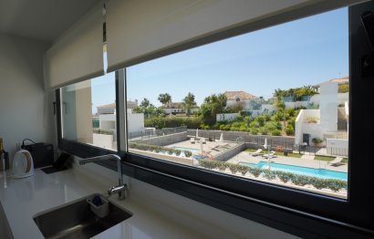 Resale - Apartment - Penthouse - Estepona - Estepona Centro