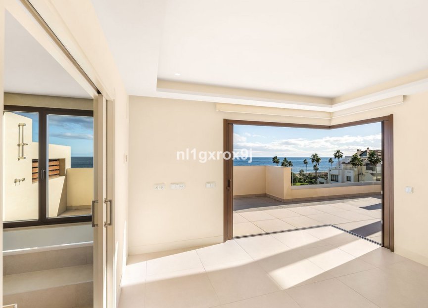 Resale - Apartment - Penthouse Duplex - Estepona - Estepona Centro