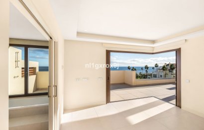 Resale - Apartment - Penthouse Duplex - Estepona - Estepona Centro