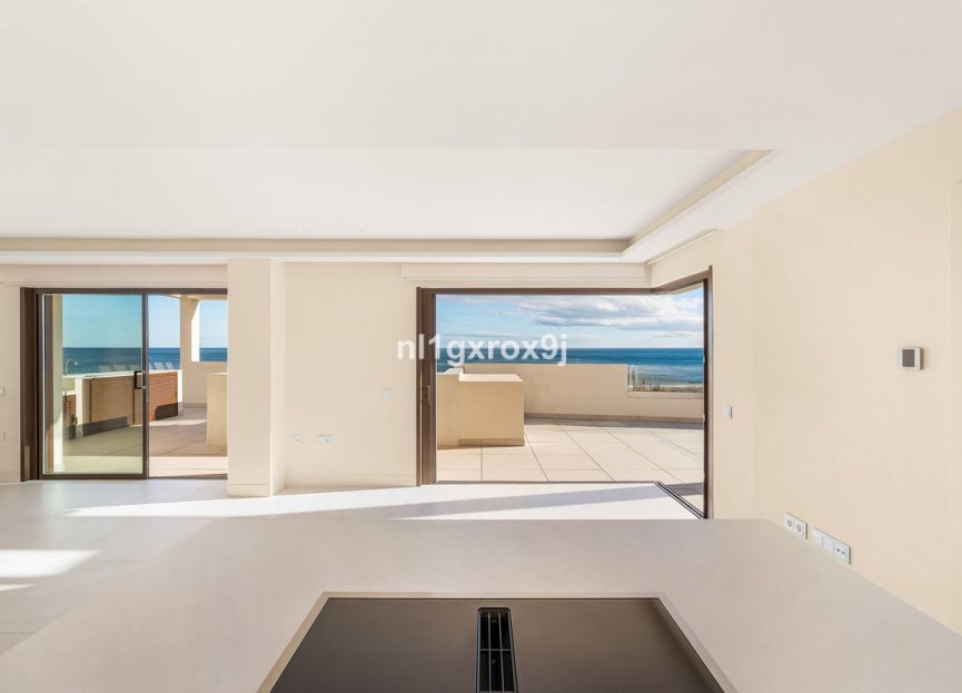 Resale - Apartment - Penthouse Duplex - Estepona - Estepona Centro