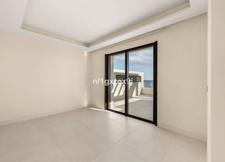 Resale - Apartment - Penthouse Duplex - Estepona - Estepona Centro