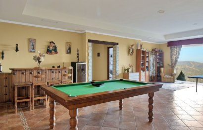 Resale - House - Detached Villa - Estepona - Estepona Centro