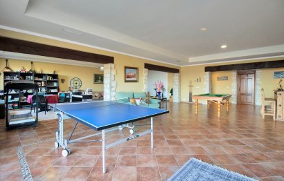 Resale - House - Detached Villa - Estepona - Estepona Centro