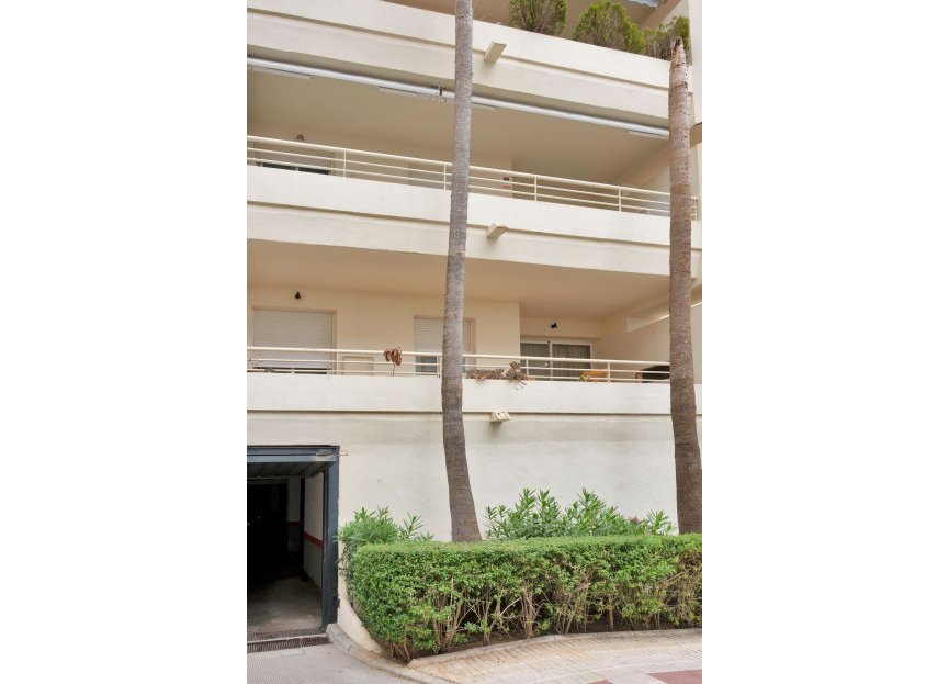 Resale - Apartment - Ground Floor Apartment - Marbella - The Golden Mile