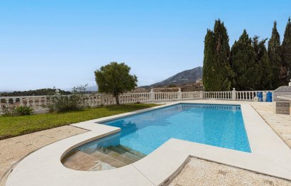 Resale - House - Detached Villa - Fuengirola